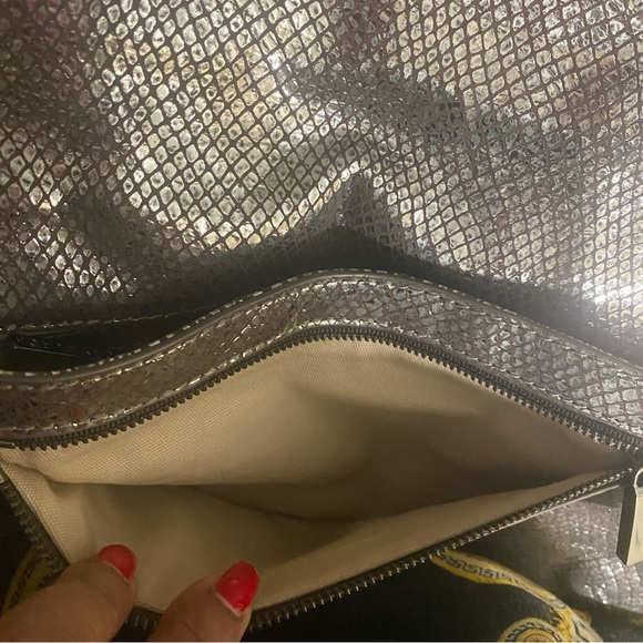 Like New TORY BURCH Crome/Silver Metallic Gunmetal Chain Linked Crossbody/Clutch - Picture 7 of 14